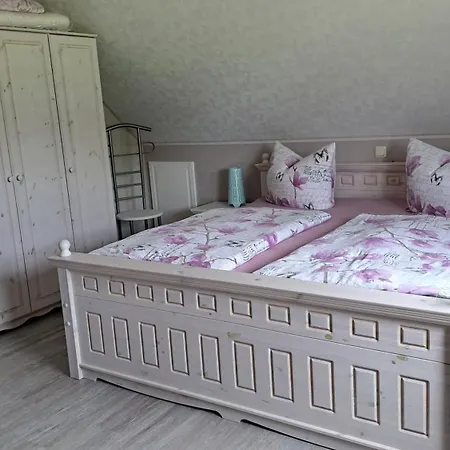 Schoene In Ruhiger Lage Apartment
